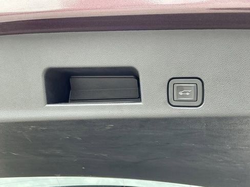 Used 2025 GMC Acadia Elevation image 23