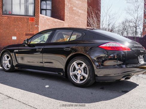 Used 2012 Porsche Panamera 4 image 6