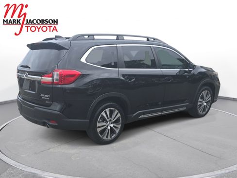 Used 2022 Subaru Ascent Limited image 9