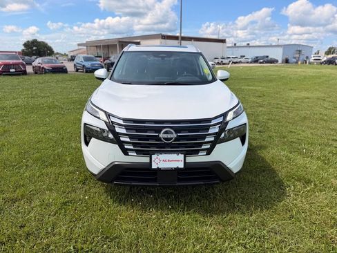 Certified 2025 Nissan Rogue SV w/ SV Premium Package FWD image 2