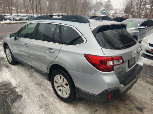 Used 2018 Subaru Outback 2.5i Premium image 4