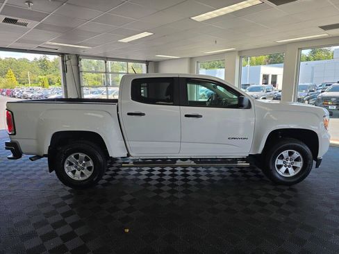 Used 2019 GMC Canyon 2WD Crew Cab w/ Convenience Package image 2