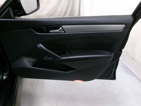Used 2014 Volkswagen Passat 2.5 SE FWD image 30