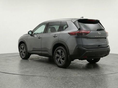 Used 2025 Nissan Rogue SV FWD image 6