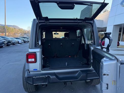 Used 2018 Jeep Wrangler Unlimited Sport S image 16