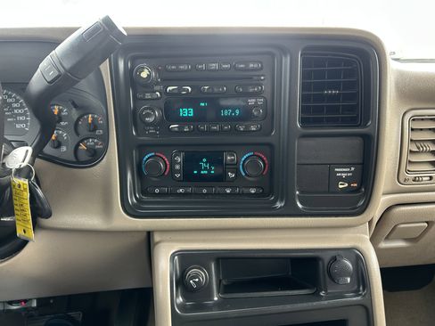 Used 2007 GMC Sierra 2500 SLT w/ Heavy-Duty Power Package image 18