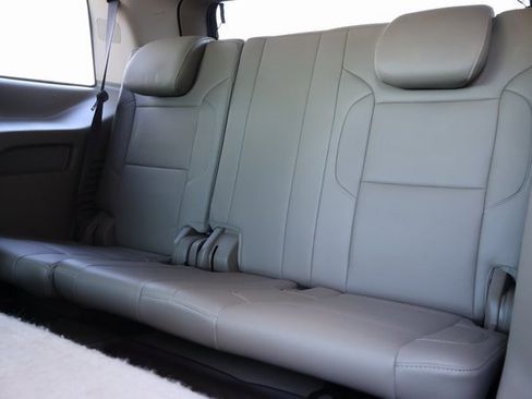 Used 2019 GMC Yukon SLT w/ Open Road Package image 12