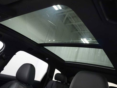 Used 2022 Audi Q7 Premium w/ Convenience Package image 19