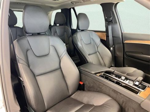 Used 2024 Volvo XC90 B5 Plus image 16