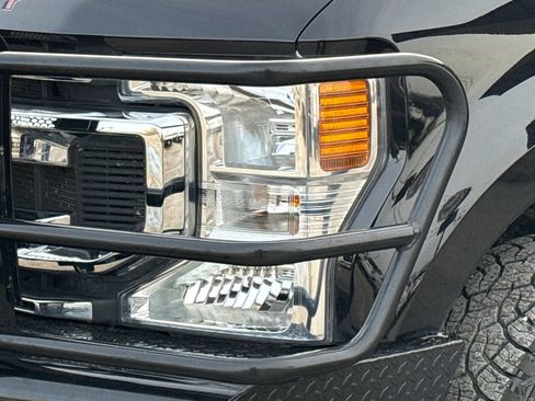 Used 2021 Ford F350 XLT w/ XLT Premium Package image 4