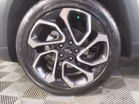 Used 2024 Chevrolet Trax RS w/ Sunroof Package image 7