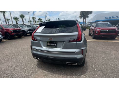 Used 2024 Cadillac XT4 Premium Luxury FWD image 3