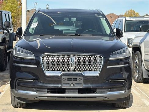 Used 2023 Lincoln Aviator AWD w/ Premium Package image 2