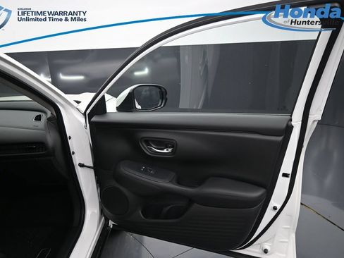 New 2026 Honda HR-V LX image 13