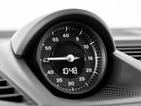 New 2026 Porsche Panamera 4 E-Hybrid image 17