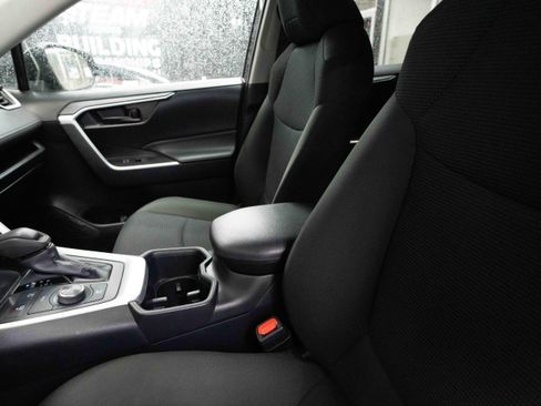 Used 2025 Toyota RAV4 LE AWD/4WD image 10