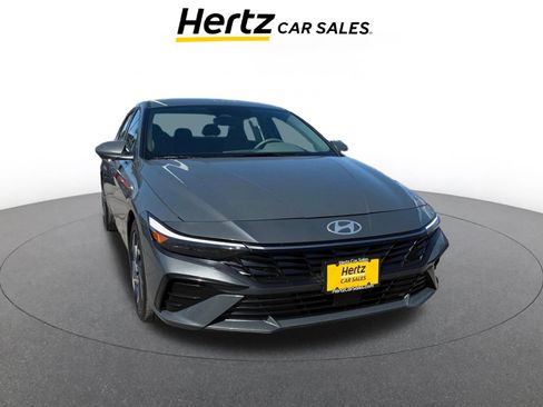 Used 2025 Hyundai Elantra SEL FWD image 1