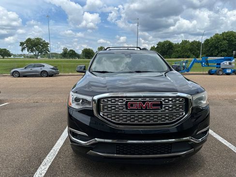 Used 2017 GMC Acadia Denali FWD image 2