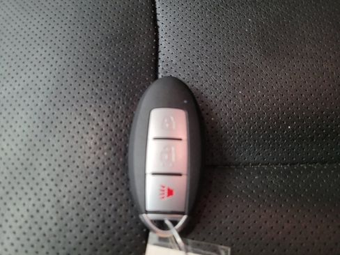 Used 2019 Nissan Rogue SL FWD image 32