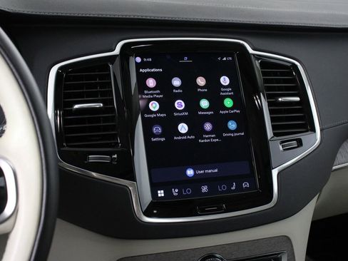 Certified 2023 Volvo XC90 T8 Ultimate AWD/4WD image 9