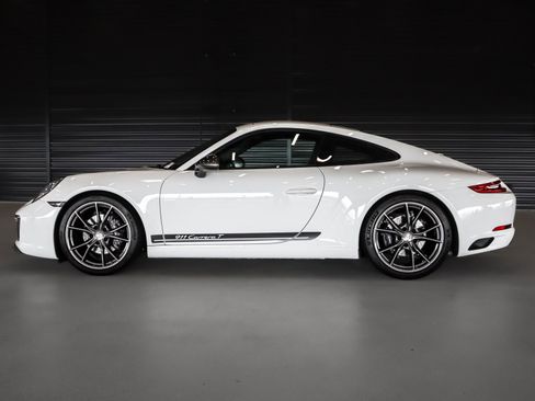 Used 2018 Porsche 911 Carrera T RWD image 2