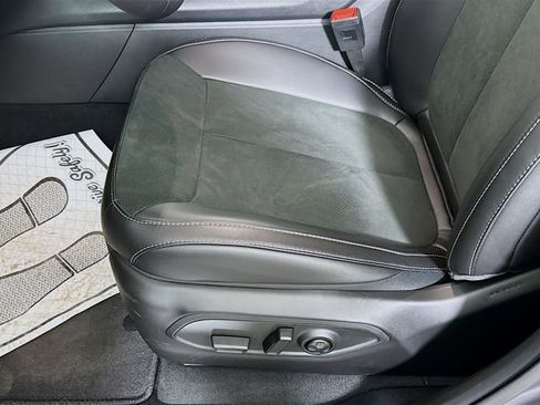 New 2025 Jeep Grand Cherokee Laredo image 18