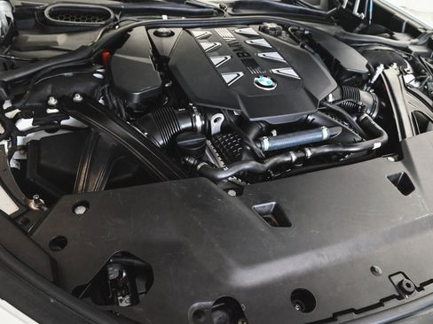 Used 2023 BMW 760i xDrive image 44