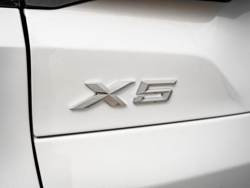 New 2026 BMW X5 xDrive40i w/ Climate Comfort Package image 18