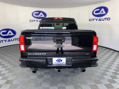 Used 2017 Chevrolet Silverado 1500 LTZ Z71 w/ Midnight Edition AWD/4WD image 4