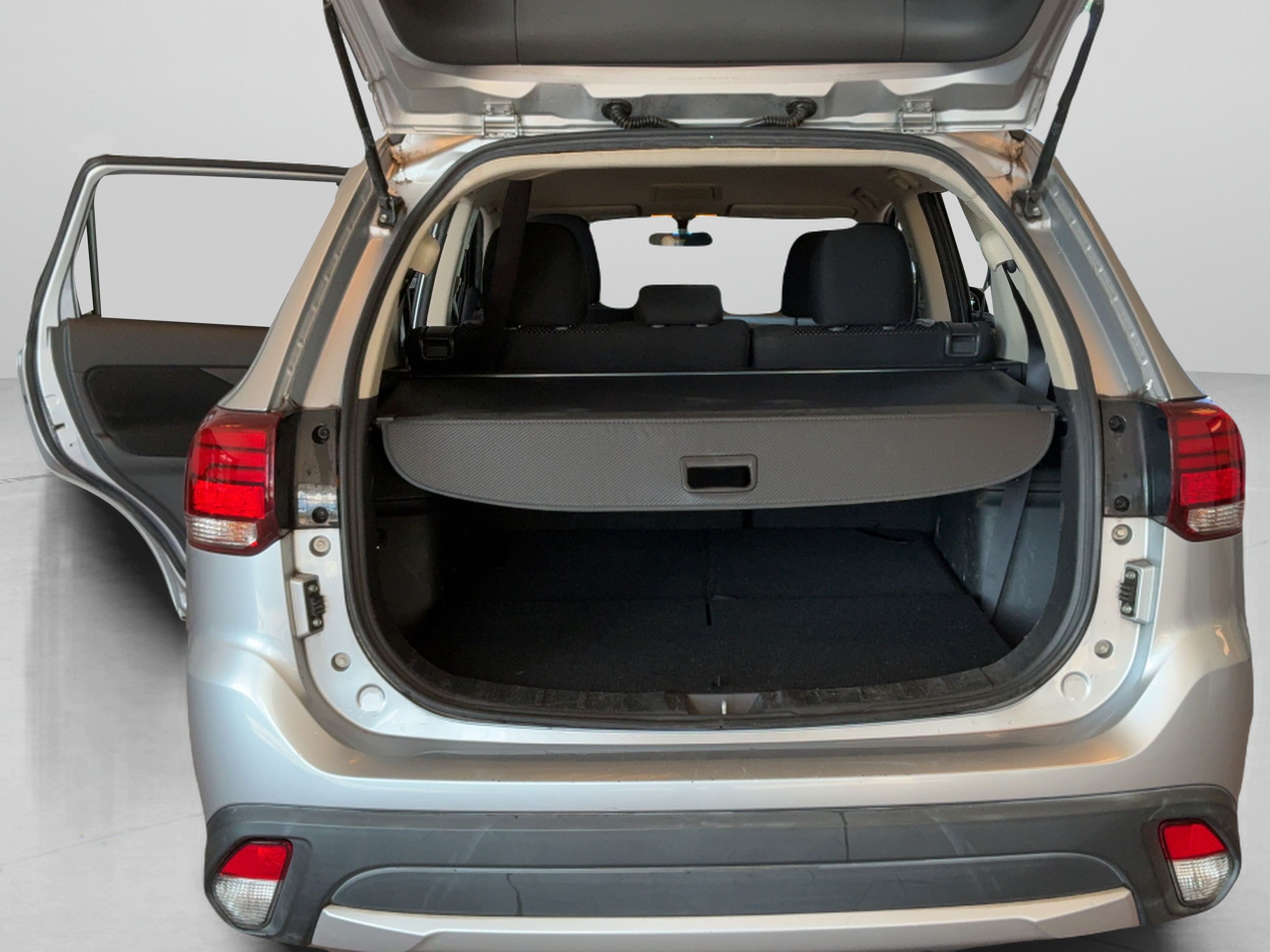 Used 2016 Mitsubishi Outlander SE FWD image 26