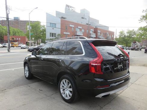 Used 2018 Volvo XC90 T6 Momentum w/ Convenience Package AWD/4WD image 5