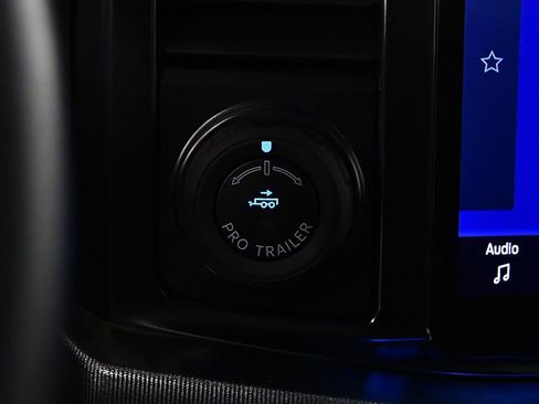 Used 2025 Ford F250 Platinum w/ FX4 Off-Road Package image 25