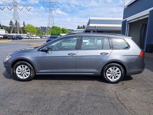 Used 2016 Volkswagen Golf S FWD image 2