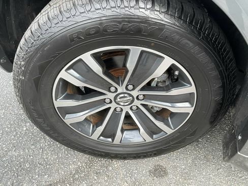 Used 2020 Nissan Armada SL w/ Premium Package image 25