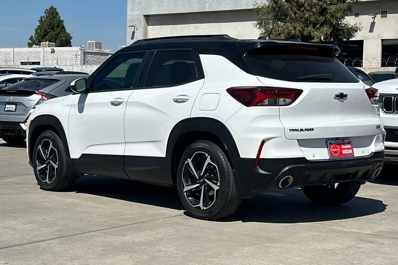 Used 2022 Chevrolet TrailBlazer RS w/ Sun and Liftgate Package FWD image 7