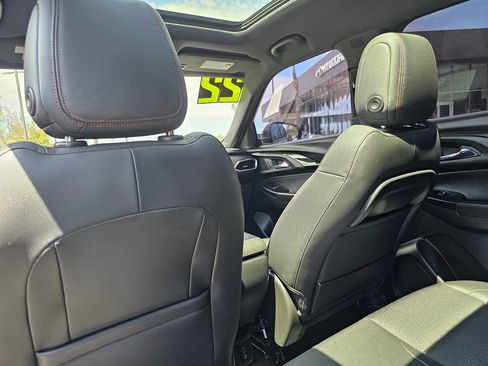 Used 2022 Chevrolet TrailBlazer RS w/ Sun and Liftgate Package FWD image 22