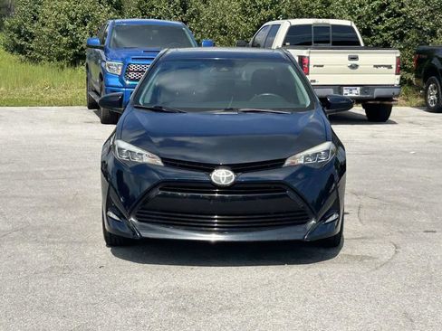 Used 2018 Toyota Corolla XLE FWD image 2