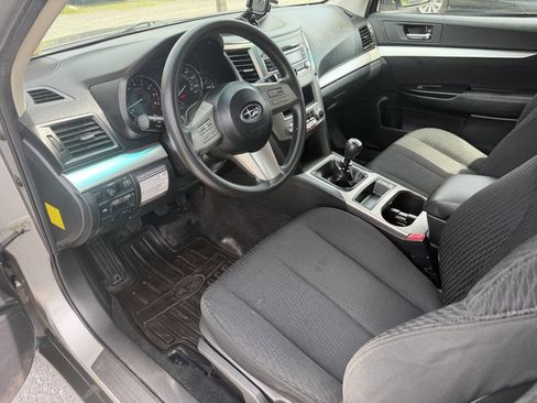 Used 2011 Subaru Outback 2.5i AWD/4WD image 9