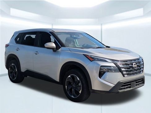 Used 2024 Nissan Rogue SV image 10