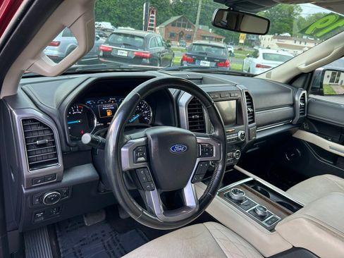 Used 2019 Ford Expedition Max Platinum AWD/4WD image 18