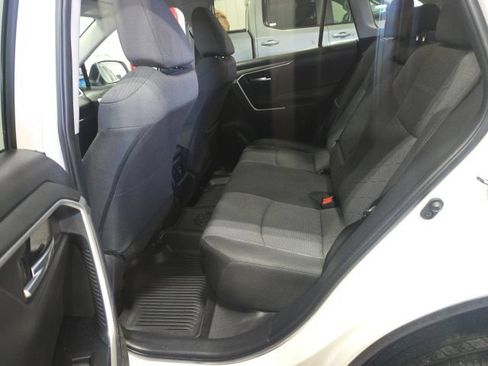 Used 2025 Toyota RAV4 XLE AWD/4WD image 26