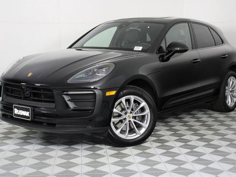 Used 2025 Porsche Macan image 1