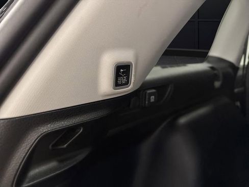 Used 2023 Jeep Grand Cherokee Limited w/ Luxury Tech Group II image 16