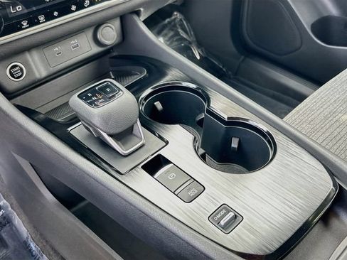 Certified 2023 Nissan Rogue SV FWD image 13