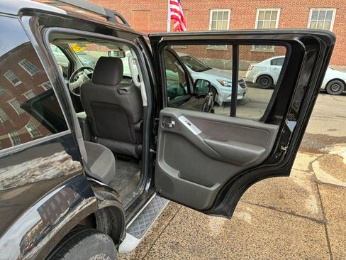 Used 2012 Nissan Pathfinder SV image 12