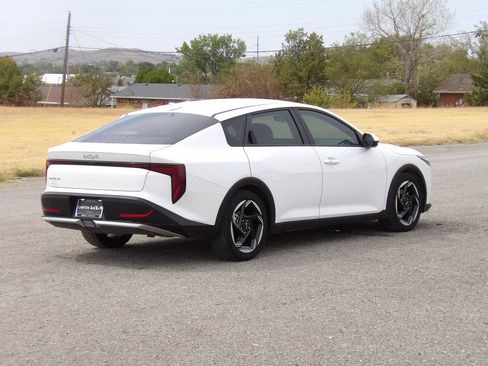 Certified 2025 Kia K4 EX FWD image 6