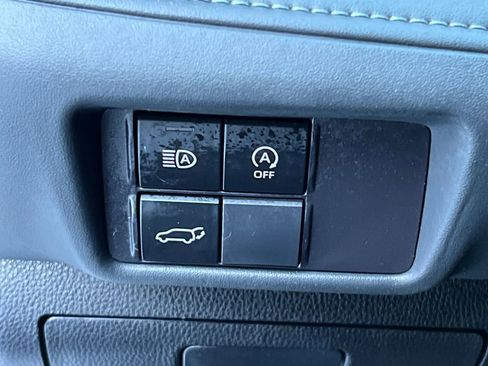 Used 2023 Toyota Highlander LE image 29