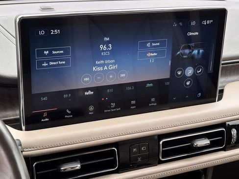 Used 2021 Lincoln Nautilus Reserve FWD image 13