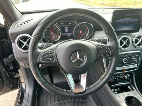 Used 2018 Mercedes-Benz GLA 250 4MATIC image 14