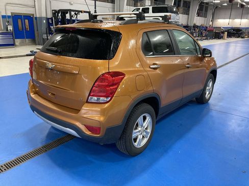 Used 2017 Chevrolet Trax LT w/ Sun & Sound Package AWD/4WD image 7